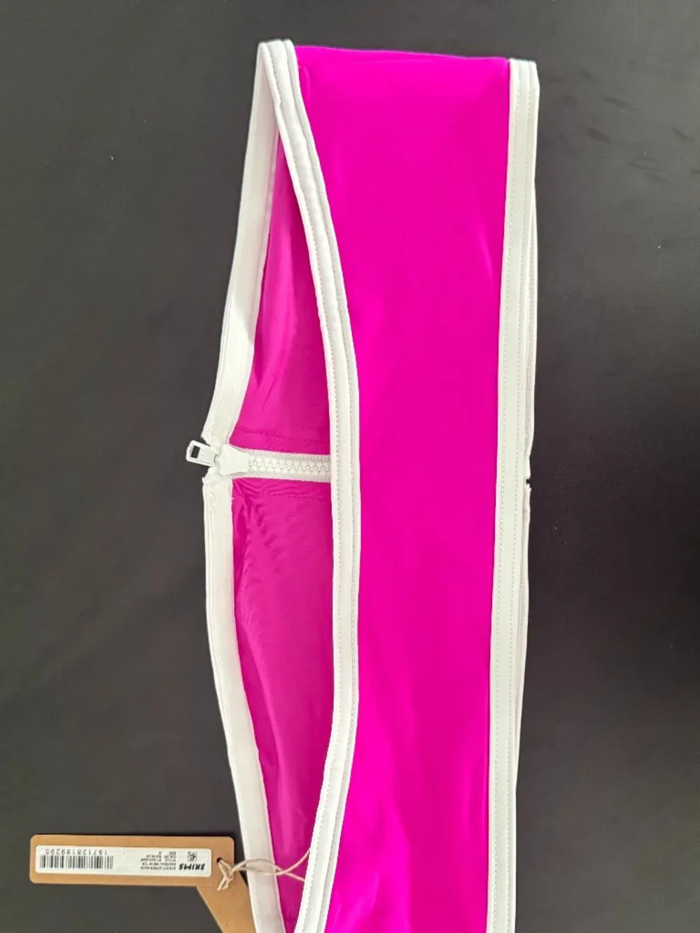 SKIMS Swim - Sporty Zipper Bandeau Bikini Top in Hibiscus Size Medium